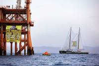 Trivelle. Greenpeace occupa una piattaforma nel Canale di Sicilia contro il decreto sblocca trivelle