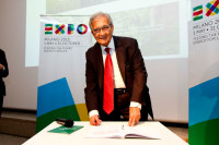 Expo Milano 2015. Il premio Nobel Amartya Sen firma la carta di Milano