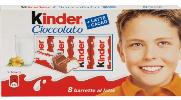 Foodwatch lancia allerta alimentare sui Kinder cioccolato contaminati e ne richiede il ritiro immediato dal consumo