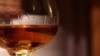 Bevono cognac adulterato, 23 morti in Ucraina. Preoccupazione per gli europei che visitano quelle regioni