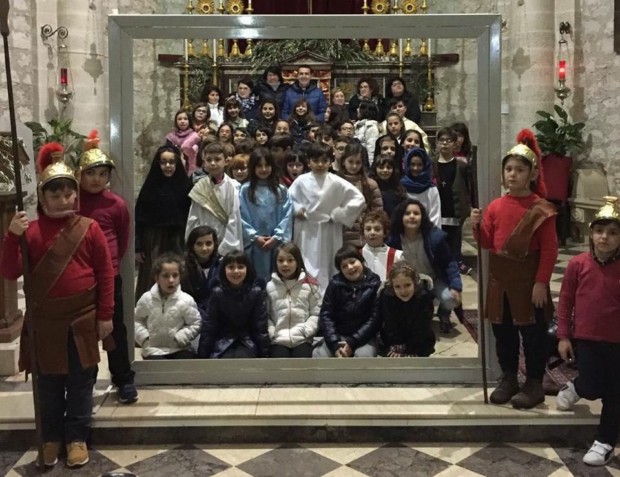 Anche i ragazzi dell’ACR a Monterosso Almo hanno animato una via crucis vivente all’interno del santuario dell’addolorata