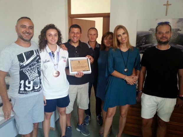 Ragusa, l’Amministrazione Comunale premia la cestista Federica Mazza