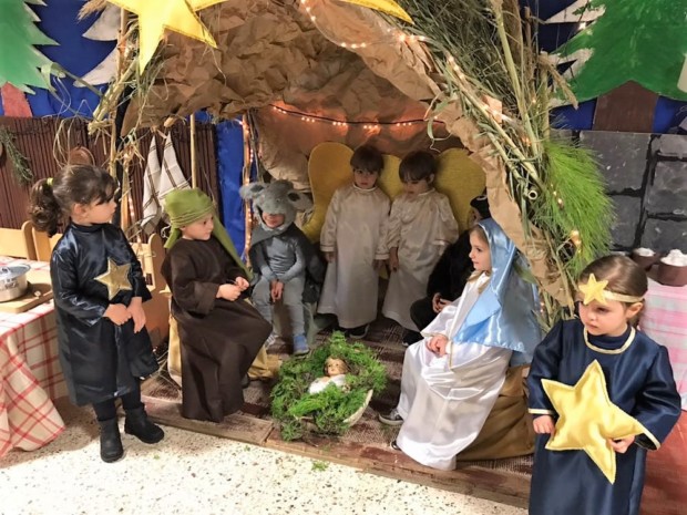 Natale nel bosco, a Marina di Ragusa i piccoli della Quasimodo interpretano la “Natività”