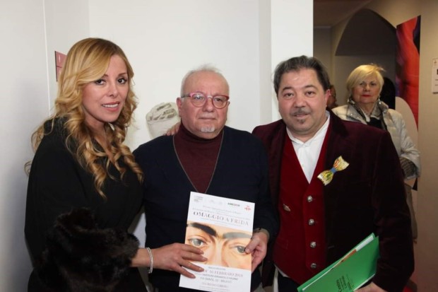 Carmelo Carrubba dona una sua scultura alla nuova chiesa dello Spirito Santo di Vittoria