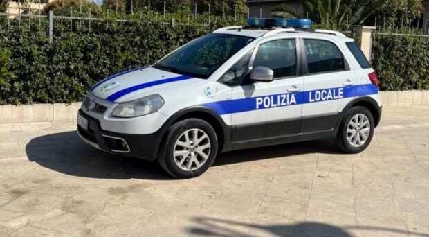Acate. Nuova autovettura per la Polizia Municipale grazie ad una convenzione con la Provincia.